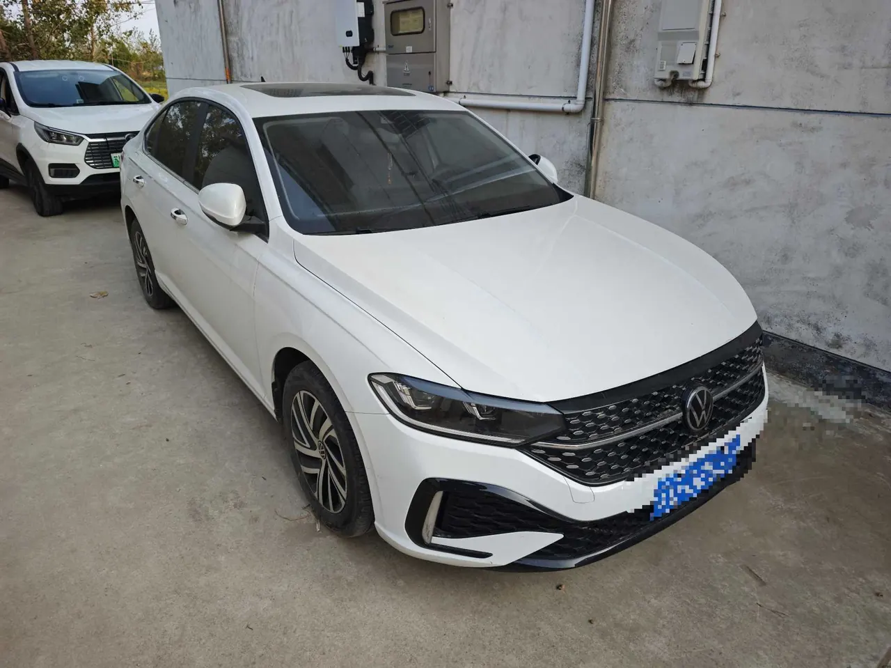 Volkswagen 2024 LaVida 1.5 Star 5 Million Edition Automatic Gear 3