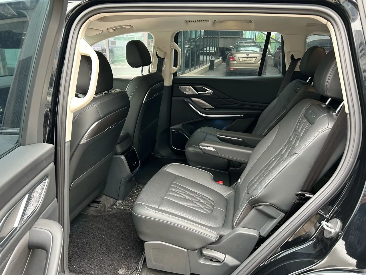 HongQi 2024 HS7 PHEV 2.0T 4-wheel drive flag smooth version 6-seat automatic gear 11
