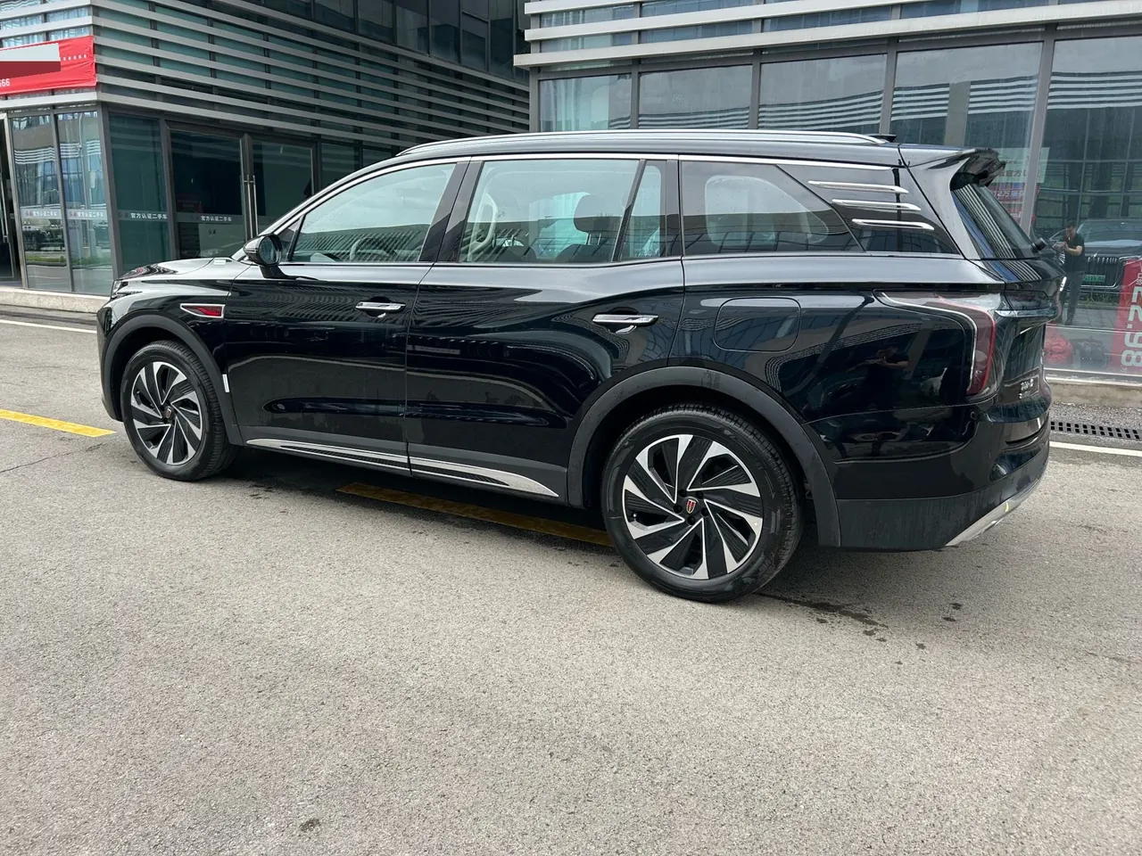 HongQi 2024 HS7 PHEV 2.0T 4-wheel drive flag smooth version 6-seat automatic gear 6
