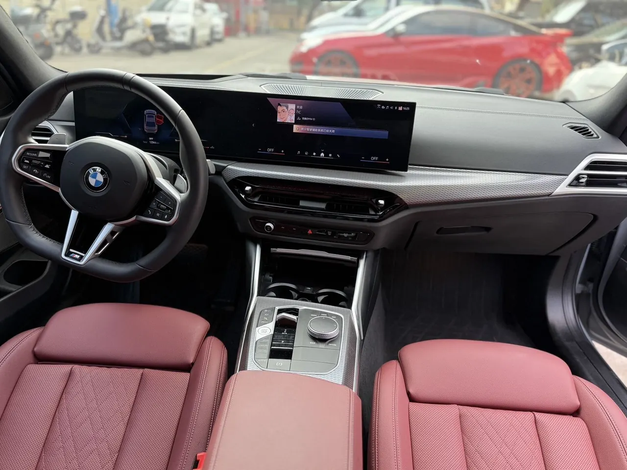 BMW 3 Series 2025 model 330i 2.0T M Sport Night Edition with automatic transmission 5