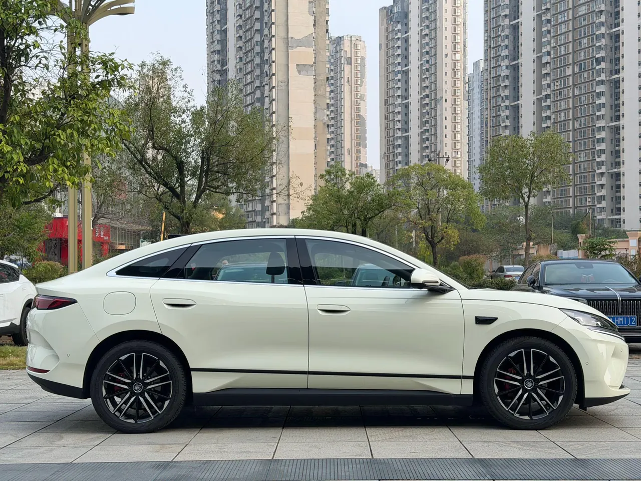 BYD 2025 Qin L EV 545KM cloud chariot type automatic gear 3