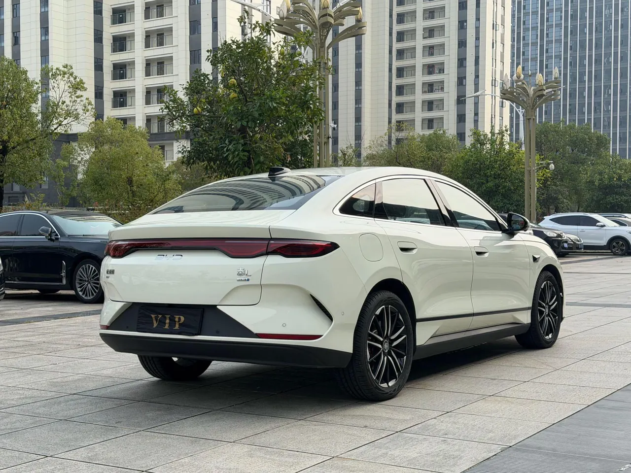 BYD 2025 Qin L EV 545KM cloud chariot type automatic gear 4