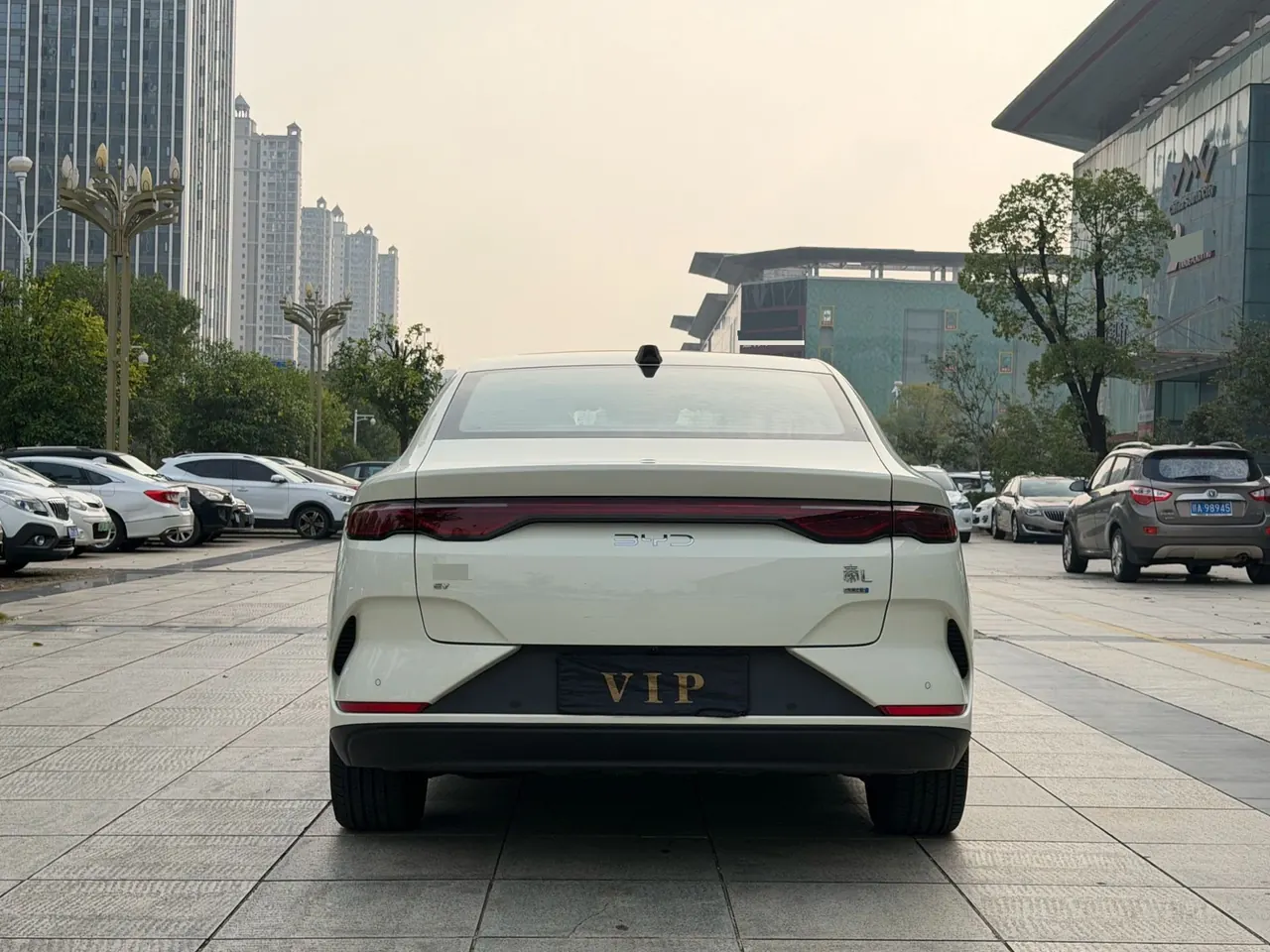 BYD 2025 Qin L EV 545KM cloud chariot type automatic gear 5