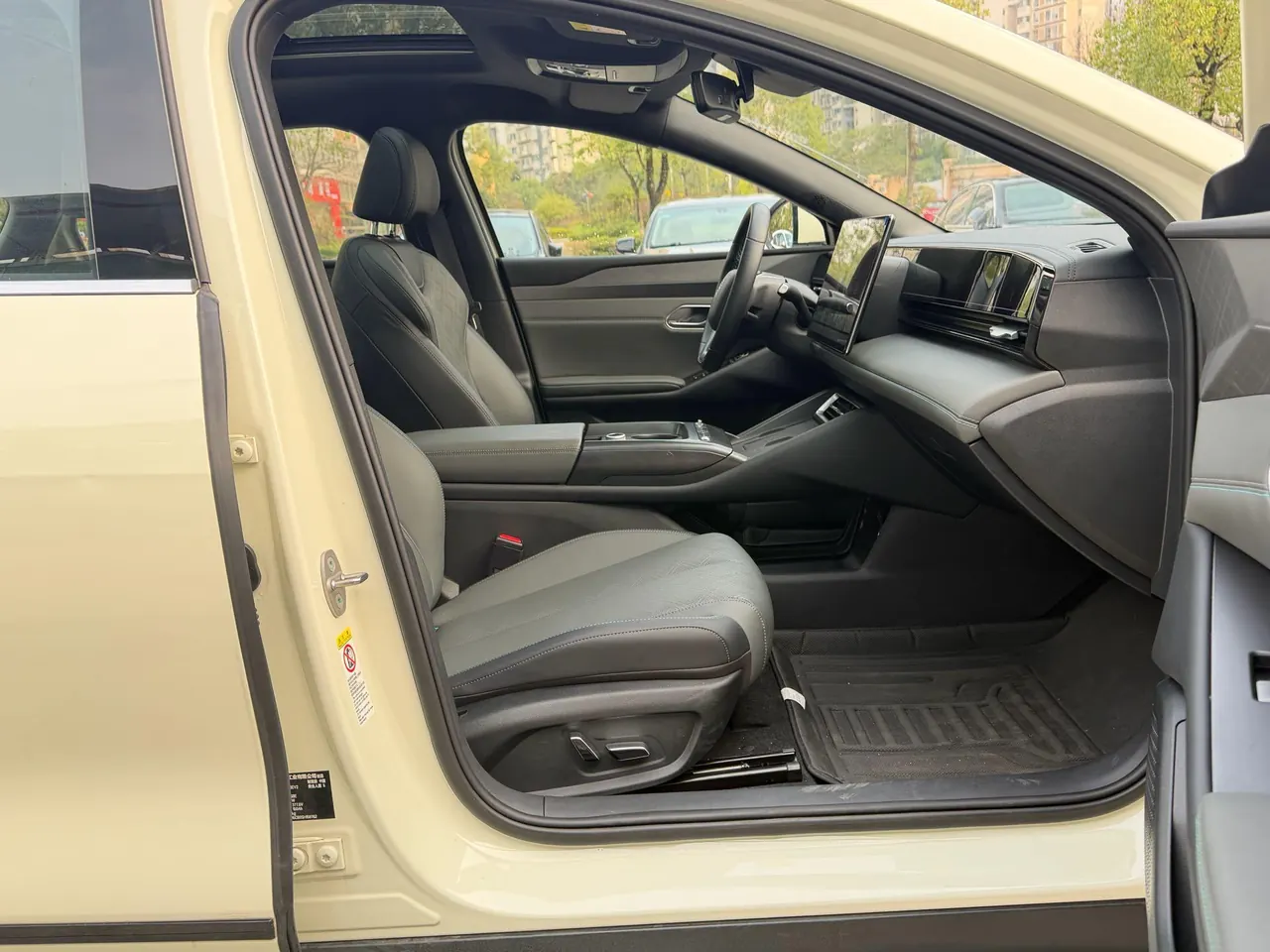 BYD 2025 Qin L EV 545KM cloud chariot type automatic gear 6