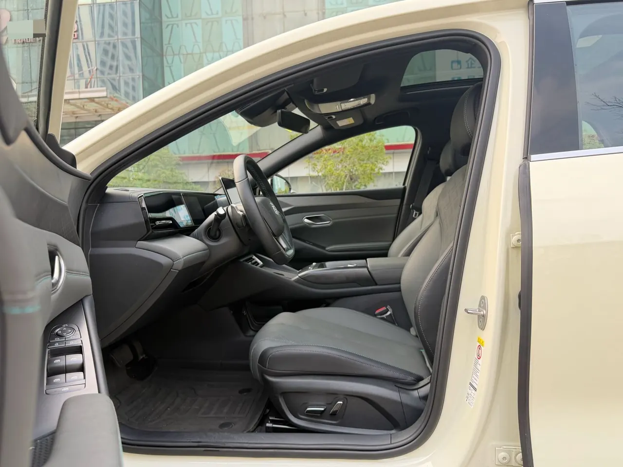 BYD 2025 Qin L EV 545KM cloud chariot type automatic gear 9