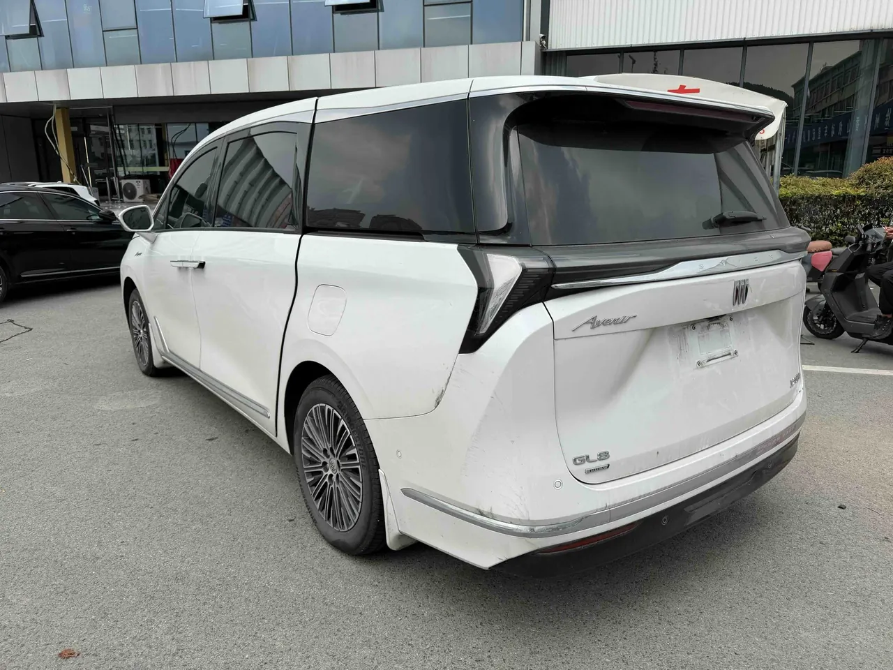 Buick 2024 GL8 Lu Zun PHEV 1.5T Luxury Edition 7-seat Automatic Gear 6