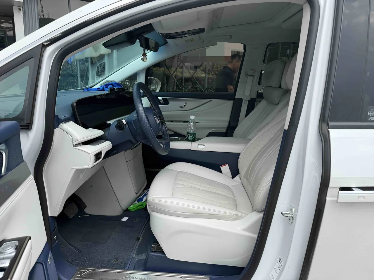 Buick 2024 GL8 Lu Zun PHEV 1.5T Luxury Edition 7-seat Automatic Gear 8