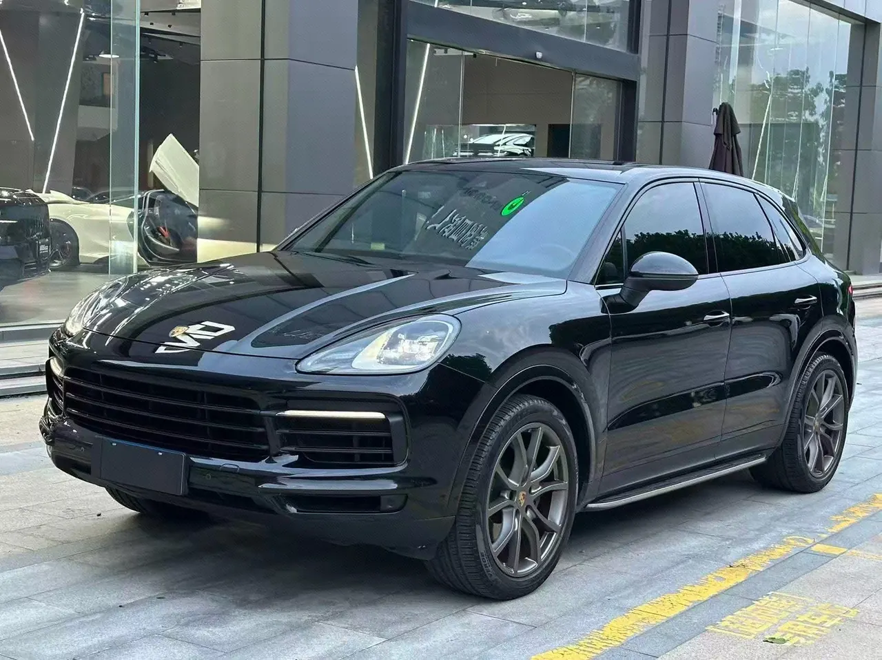 Porsche Cayenne (Imported) 2022 Cayenne 3.0T Platinum Edition Automatic Gear - View 1
