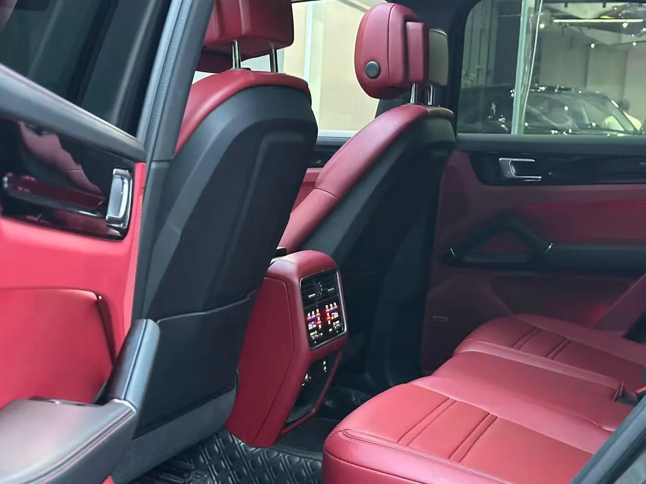 Porsche Cayenne (Imported) 2022 Cayenne 3.0T Platinum Edition Automatic Gear 6