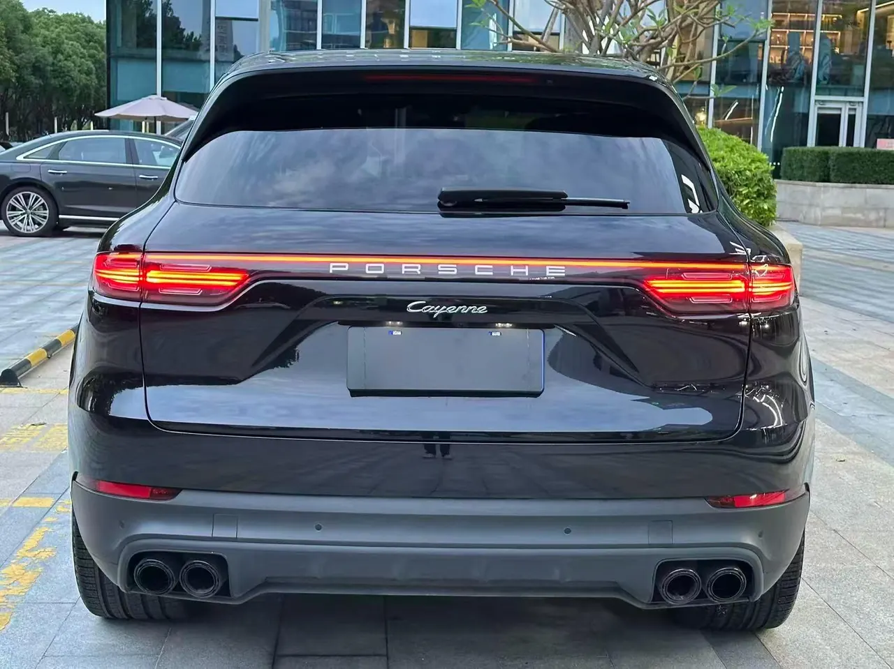 Porsche Cayenne (Imported) 2022 Cayenne 3.0T Platinum Edition Automatic Gear 8