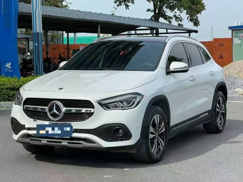 Mercedes Benz 2022 GLA 220 2.0T automatic gear - View 1