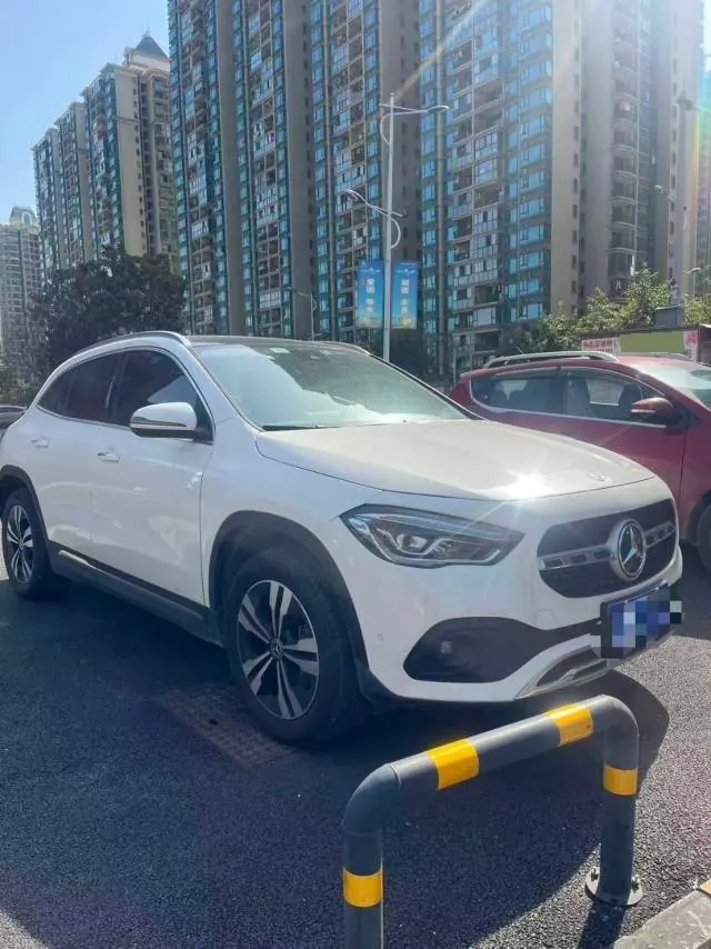 Mercedes Benz 2022 GLA 220 2.0T automatic gear 2