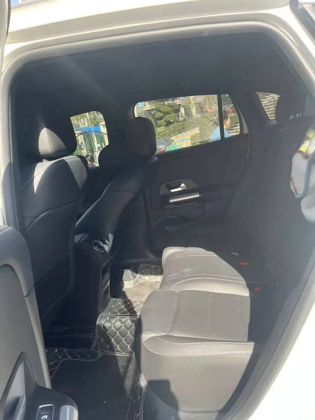 Mercedes Benz 2022 GLA 220 2.0T automatic gear 4