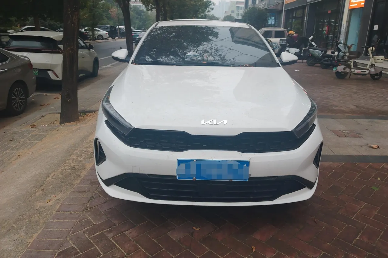 Kia 2023 K3 1.5 Stepless Deluxe Edition Automatic Gear 2