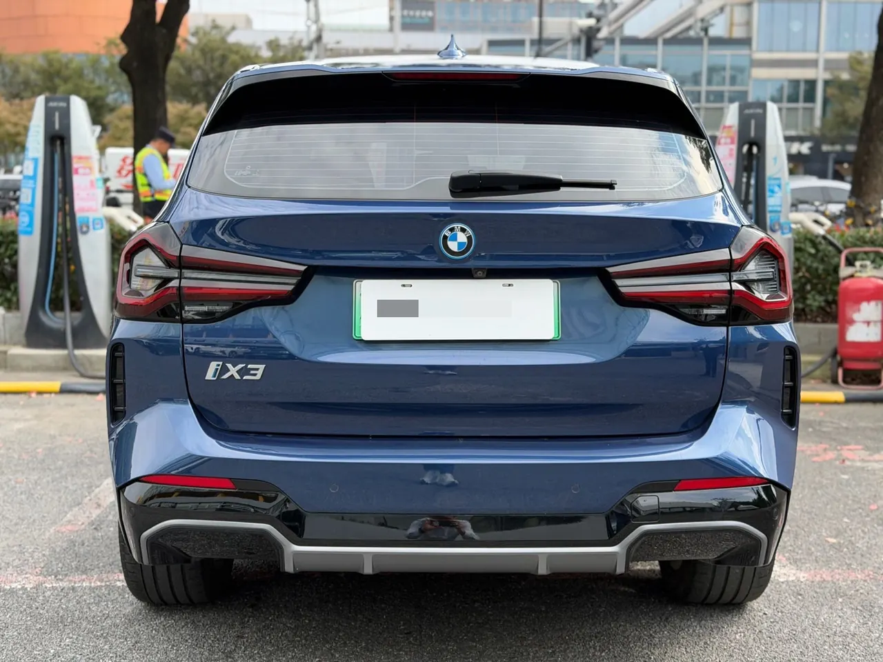 BMW 2023 iX3 leading automatic 13