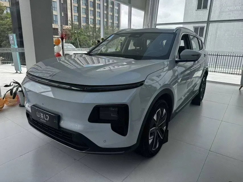 Jetour 2024 ShanHai L7 1.5T 120km ULTRA 7-seat automatic gear - View 1