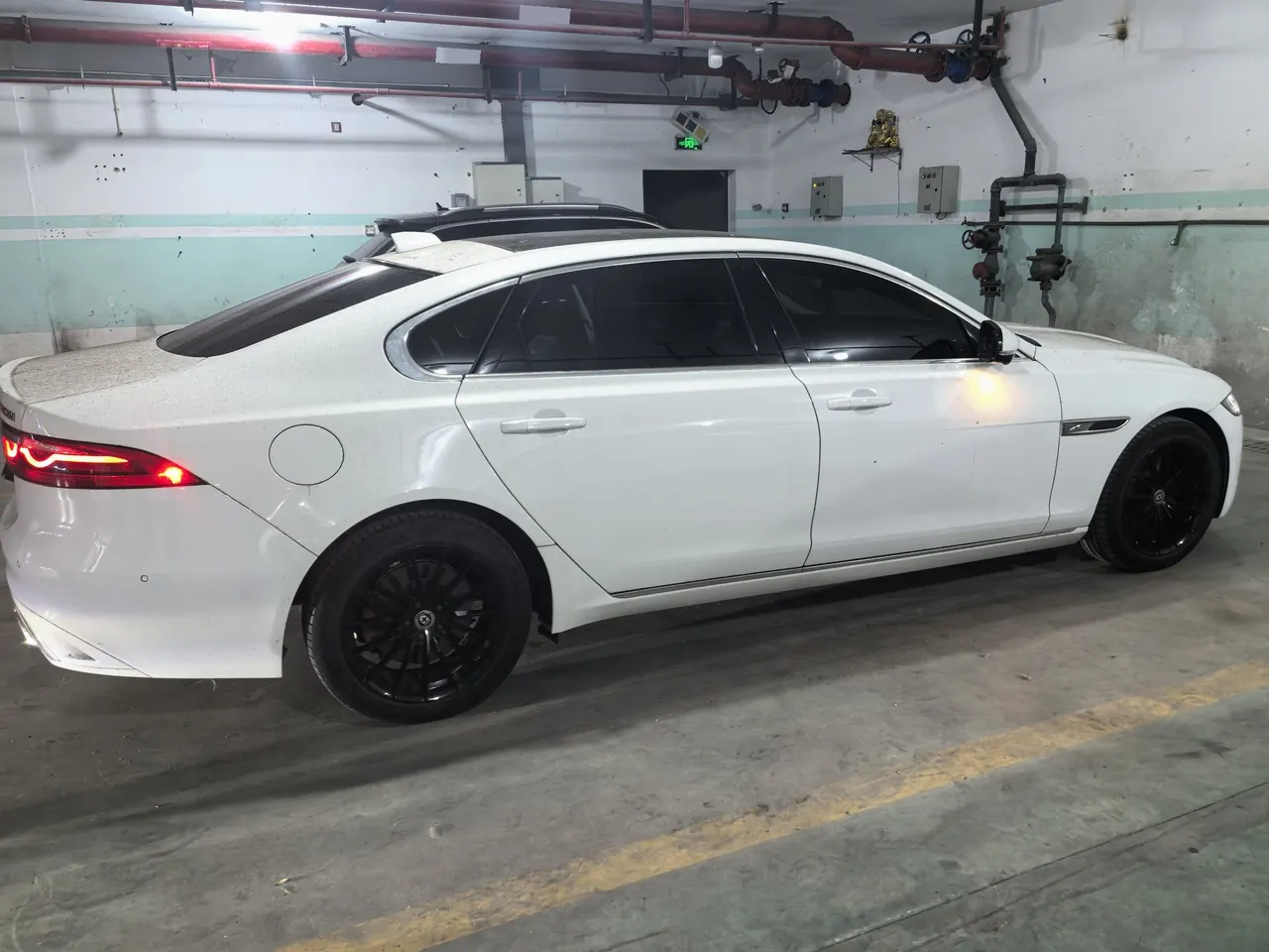 Jaguar 2023 XFL 2.0T P 10000.00g Drive Elite Deluxe Automatic Gear 4