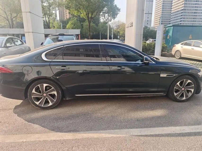 Jaguar 2022 XFL 2.0T P 10000.00g Drive Elite Deluxe Automatic Gear 2