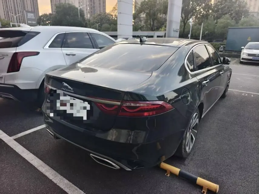 Jaguar 2022 XFL 2.0T P 10000.00g Drive Elite Deluxe Automatic Gear 3