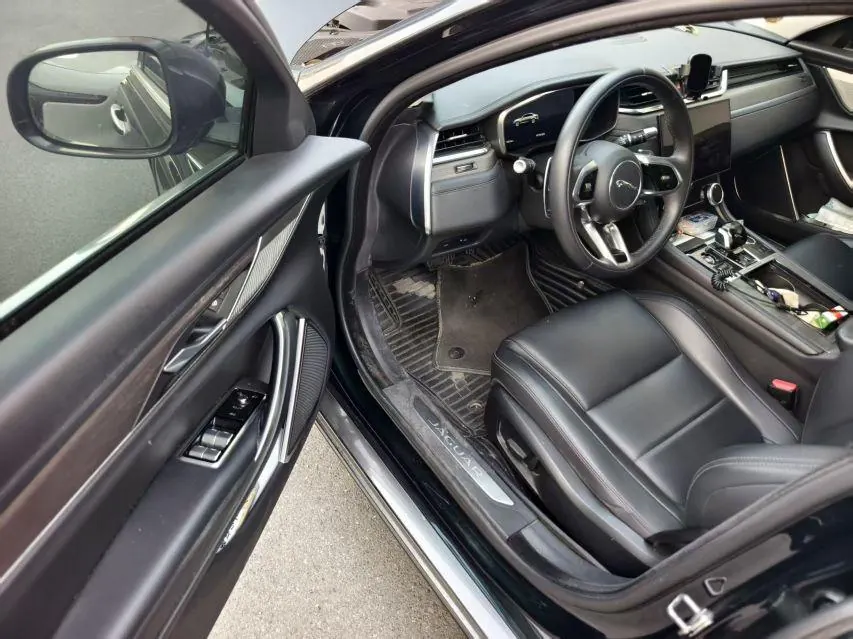 Jaguar 2022 XFL 2.0T P 10000.00g Drive Elite Deluxe Automatic Gear 4