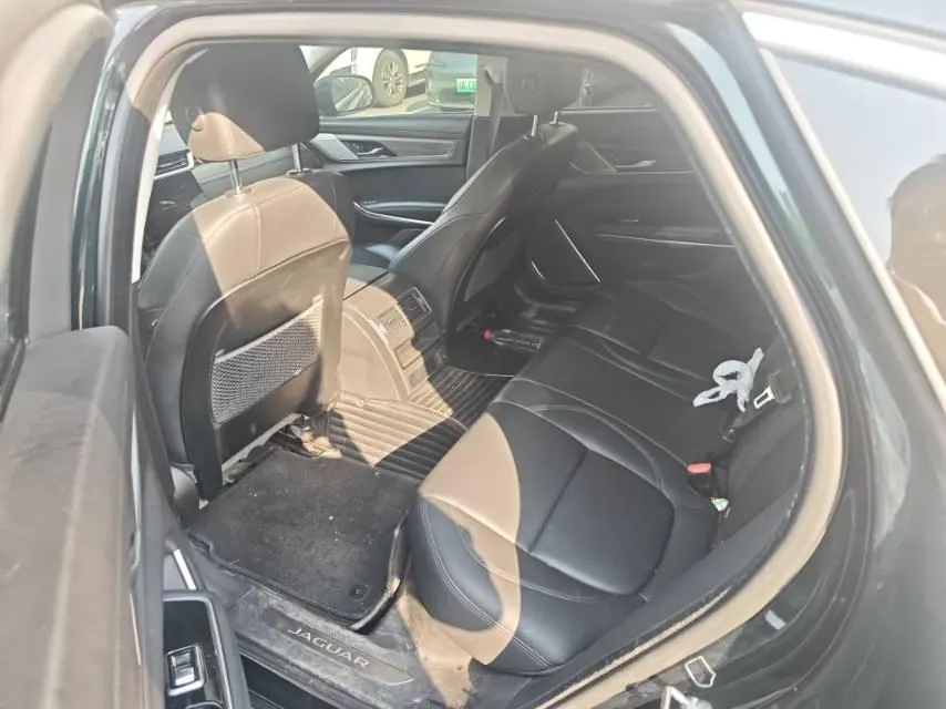 Jaguar 2022 XFL 2.0T P 10000.00g Drive Elite Deluxe Automatic Gear 5