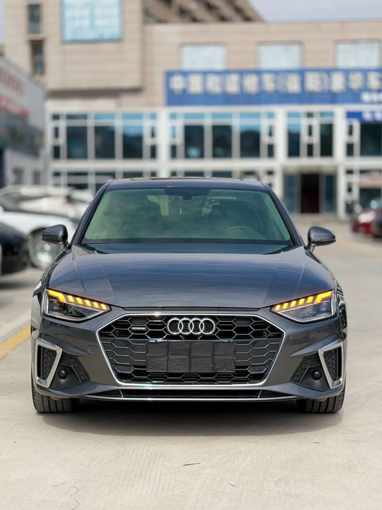 Audi 2020 A4L 2.0TFSI 40TFSI Fashion Dynamic Automatic 2