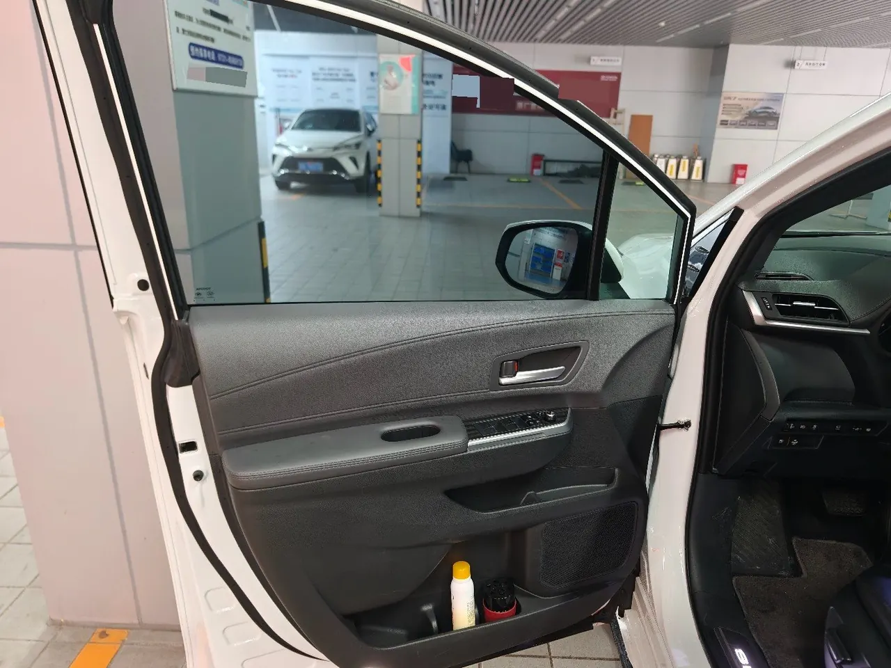 Toyota 2024 Sana 2.5 Stepless Four-wheel Drive Premium Edition Automatic Transmission 3