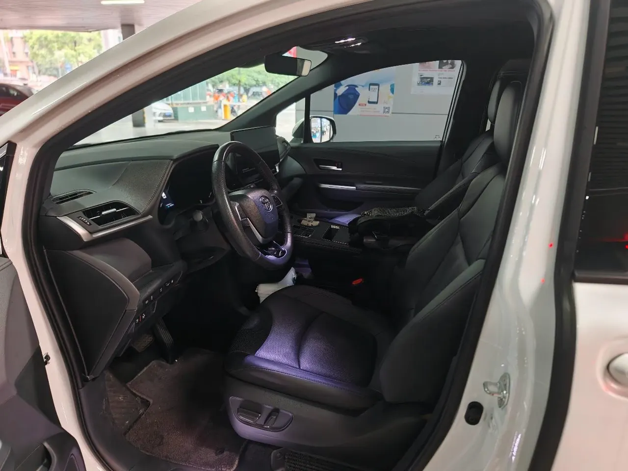 Toyota 2024 Sana 2.5 Stepless Four-wheel Drive Premium Edition Automatic Transmission 4