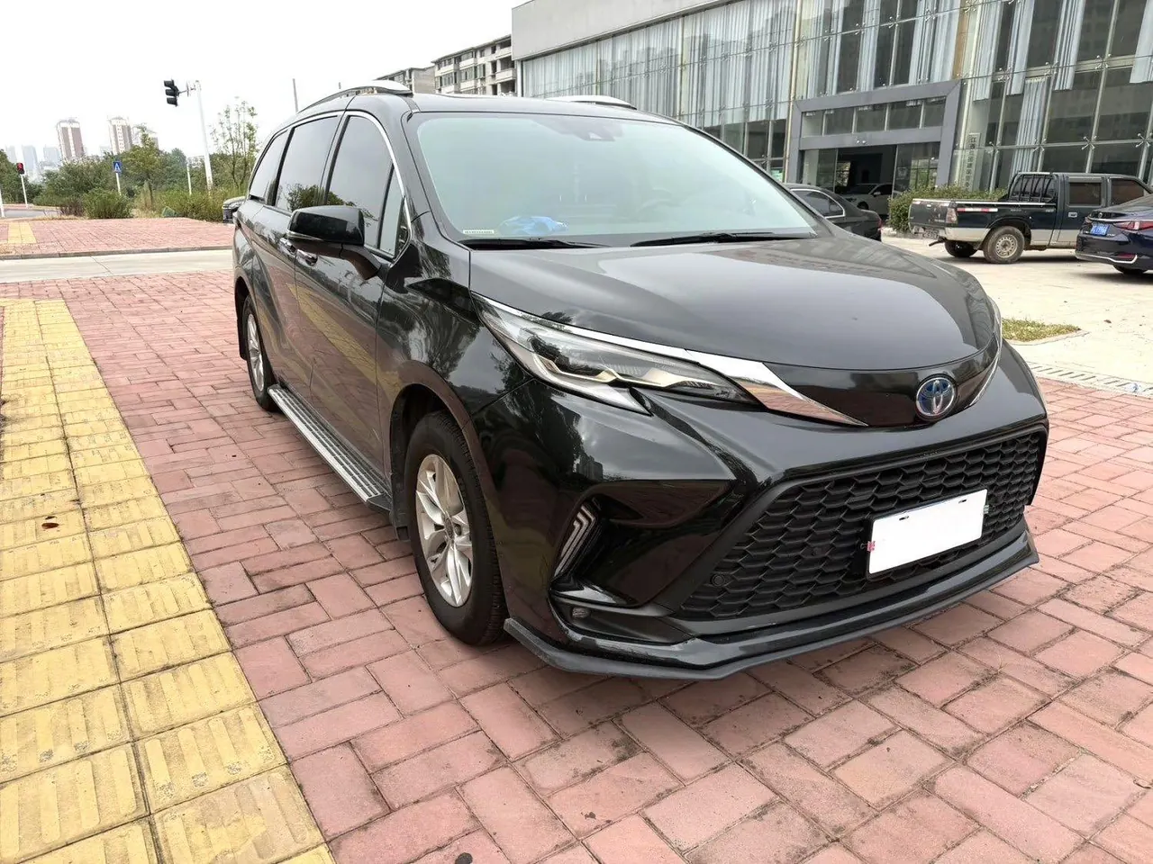 Toyota 2023 Grevia HYBRID 2.5 Stepless Comfort Edition Automatic Transmission 2