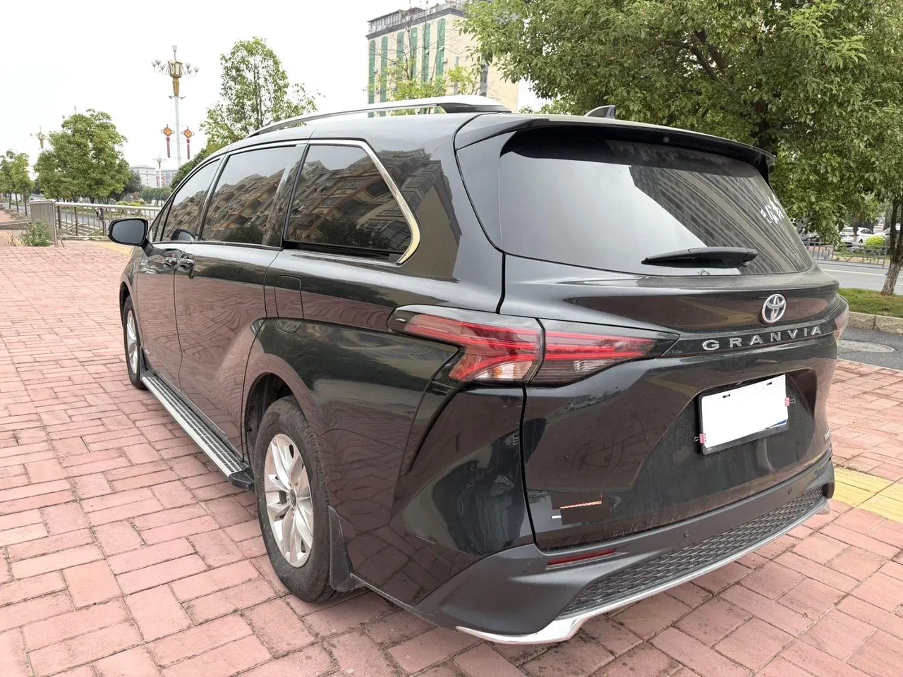 Toyota 2023 Grevia HYBRID 2.5 Stepless Comfort Edition Automatic Transmission 9