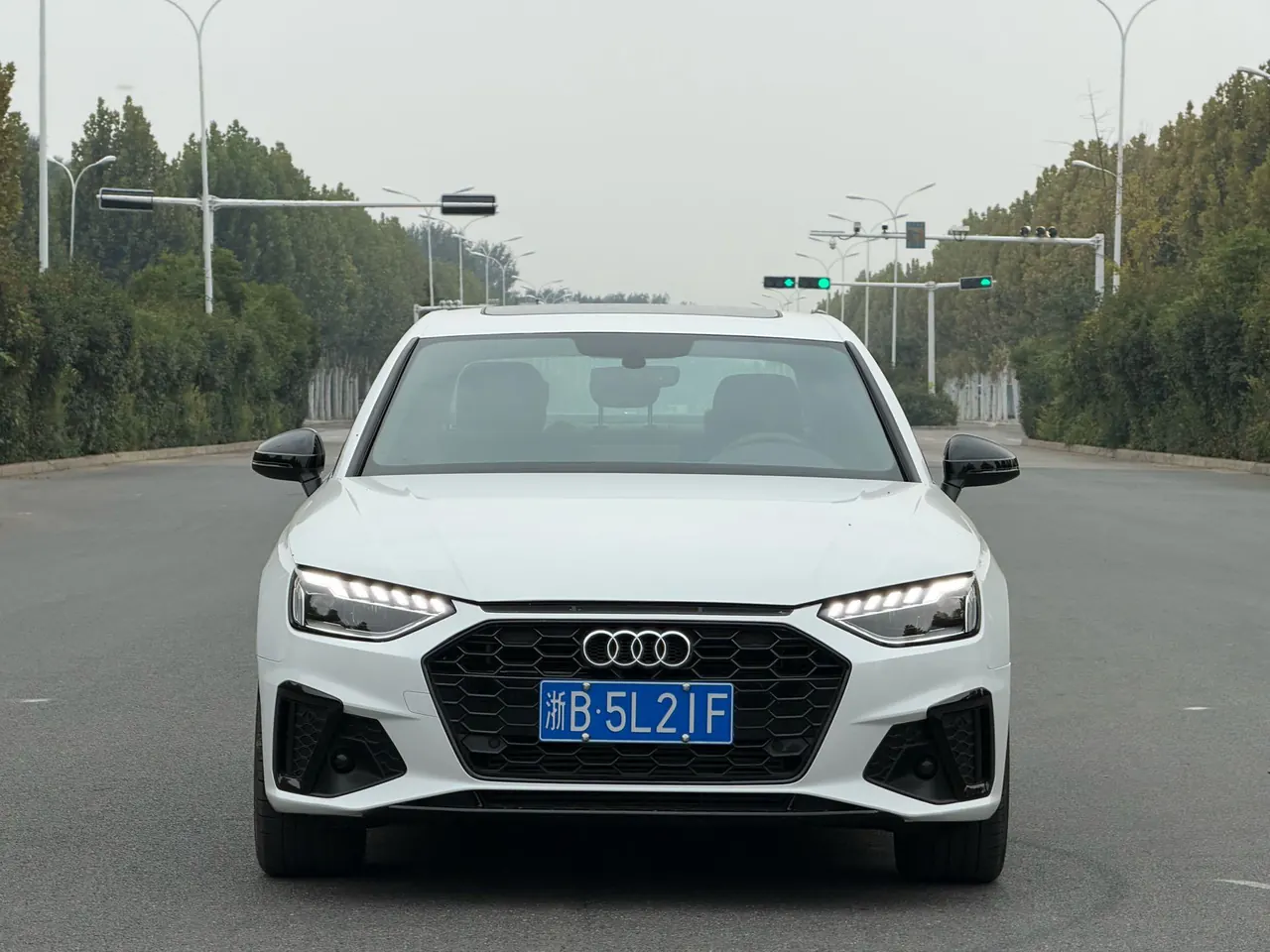 Audi 2024 A4L 2.0TFSI 40TFSI Deluxe Dynamic Automatic 2