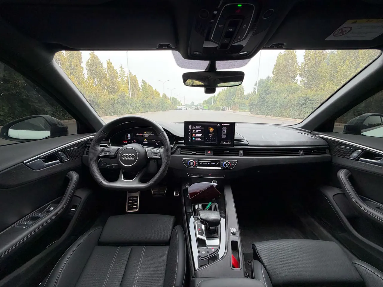 Audi 2024 A4L 2.0TFSI 40TFSI Deluxe Dynamic Automatic 5
