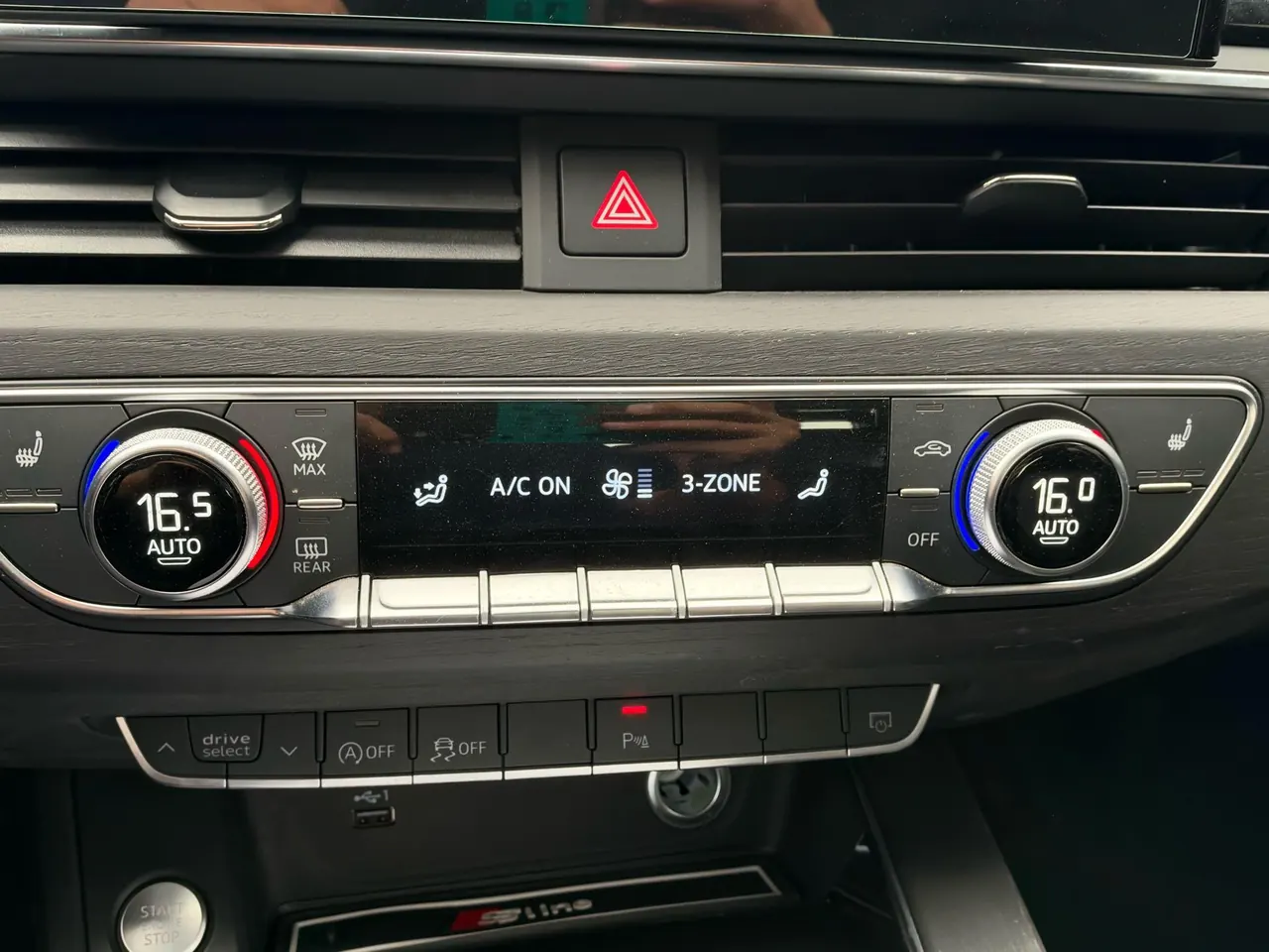 Audi 2024 A4L 2.0TFSI 40TFSI Deluxe Dynamic Automatic 6