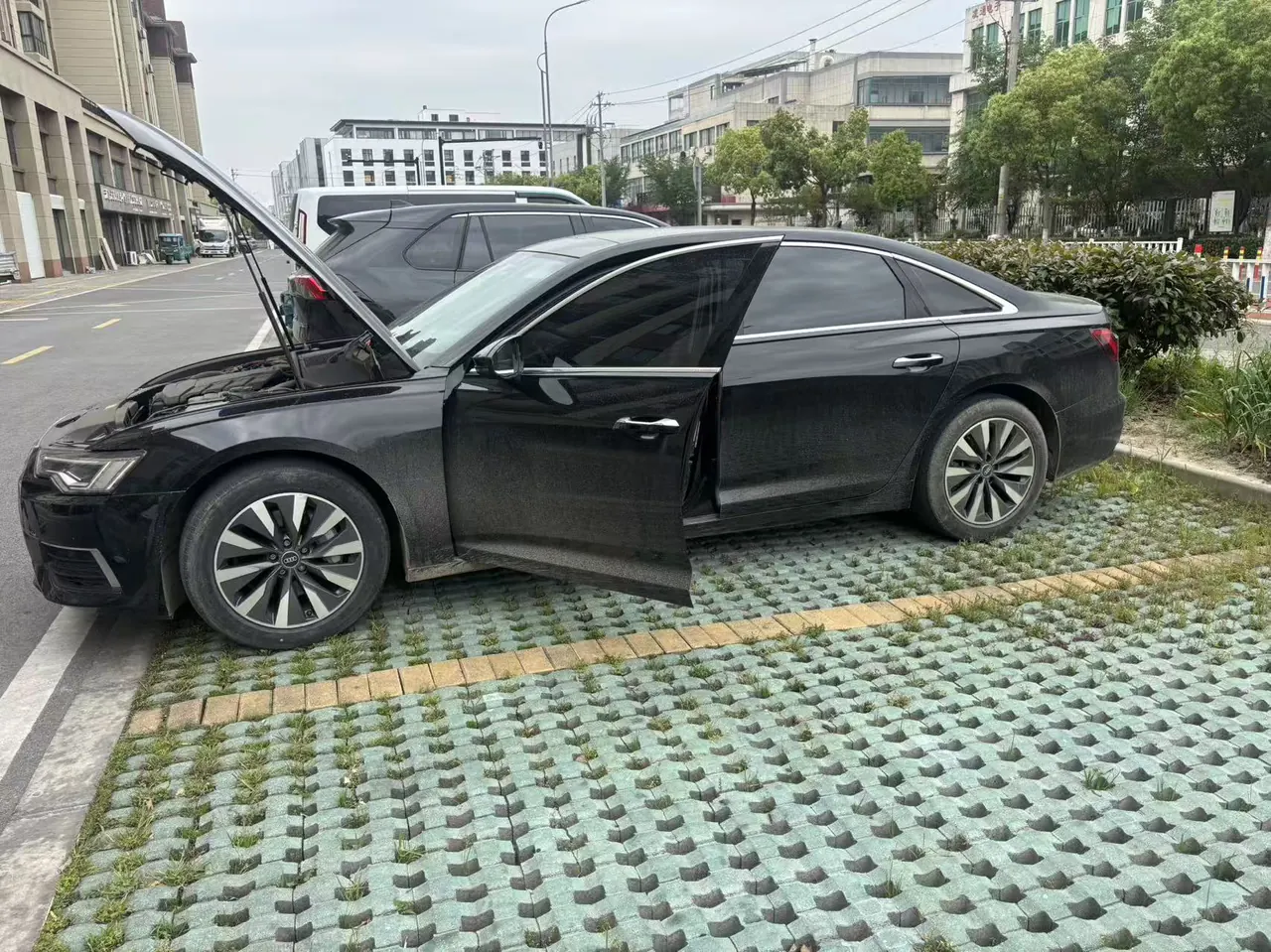 Audi 2022 A6L 2.0TFSI 45TFSI Zhenzhiya Automatic Gear 2