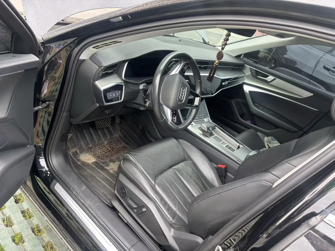 Audi 2022 A6L 2.0TFSI 45TFSI Zhenzhiya Automatic Gear 3