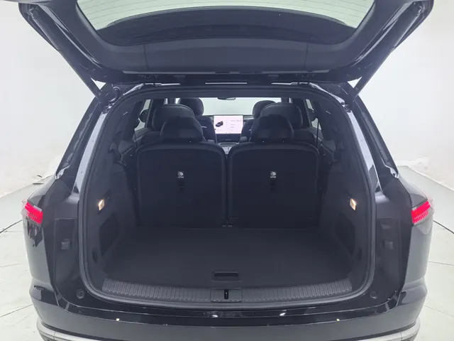 ONVO 2025 L90 Ultra Six‑Seater Automatic 12