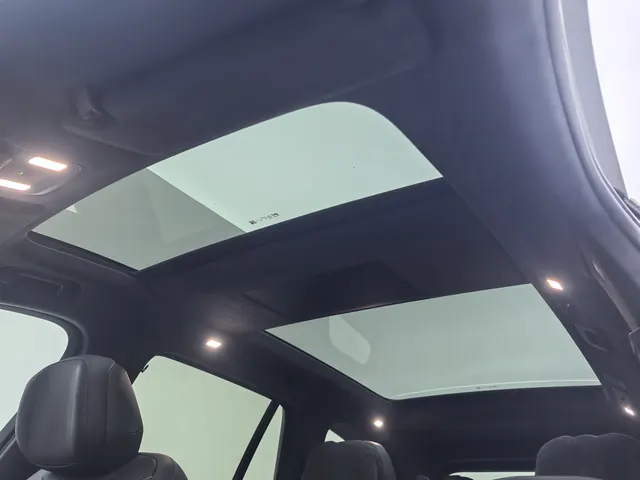 ONVO 2025 L90 Ultra Six‑Seater Automatic 2