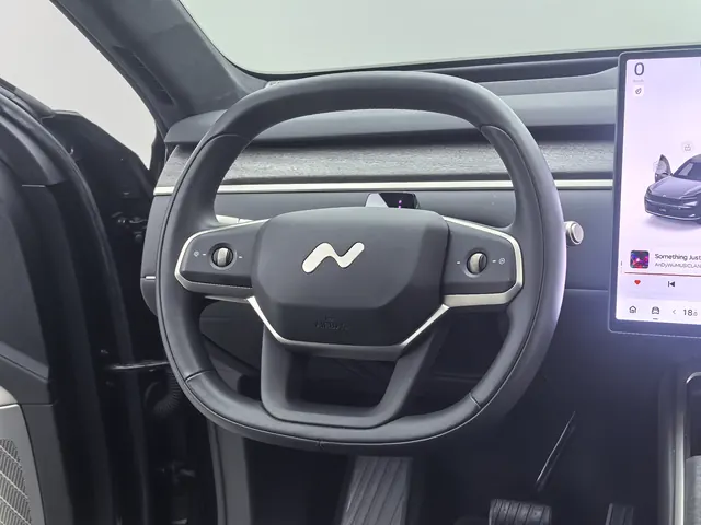 ONVO 2025 L90 Ultra Six‑Seater Automatic 3
