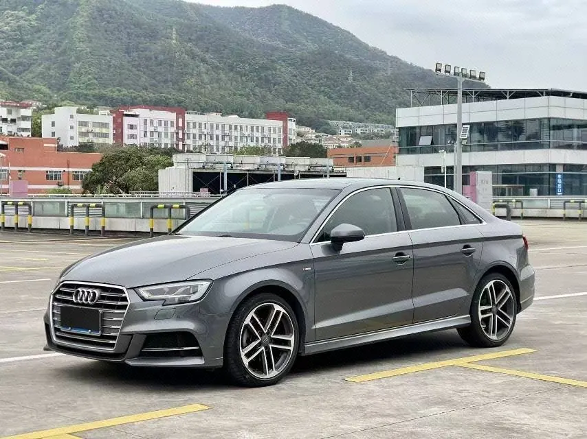 Открыть галерею: Audi 2020 A3 Limousine 1.4TFSI 35TFSI sports automatic
