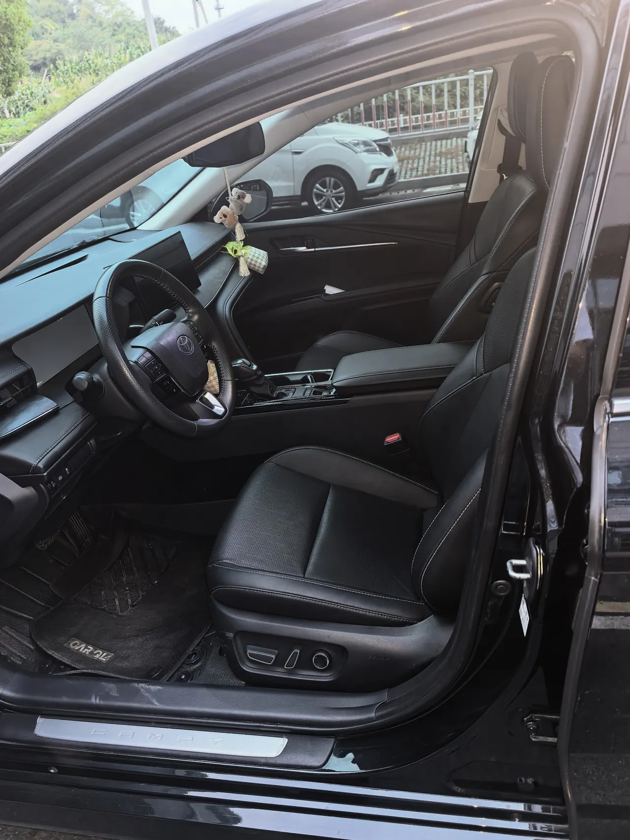 Toyota 2024 Camry Dual Engine 2.0HG Stepless Premium Edition Automatic Gear 4