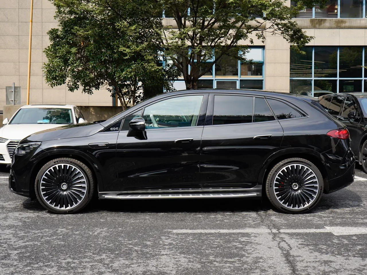 Mercedes Benz EQE SUV AMG (Imported) 2024 EQE SUV 53 AMG 4MATIC EQE SUV 53 AMG 4MATIC Automatic 3
