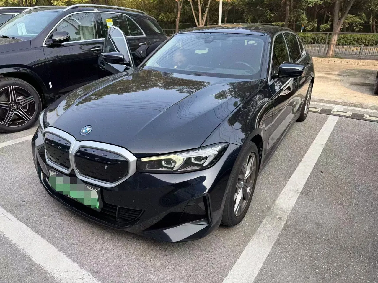 BMW 2022 i3 eDrive 35L automatic gear - View 1