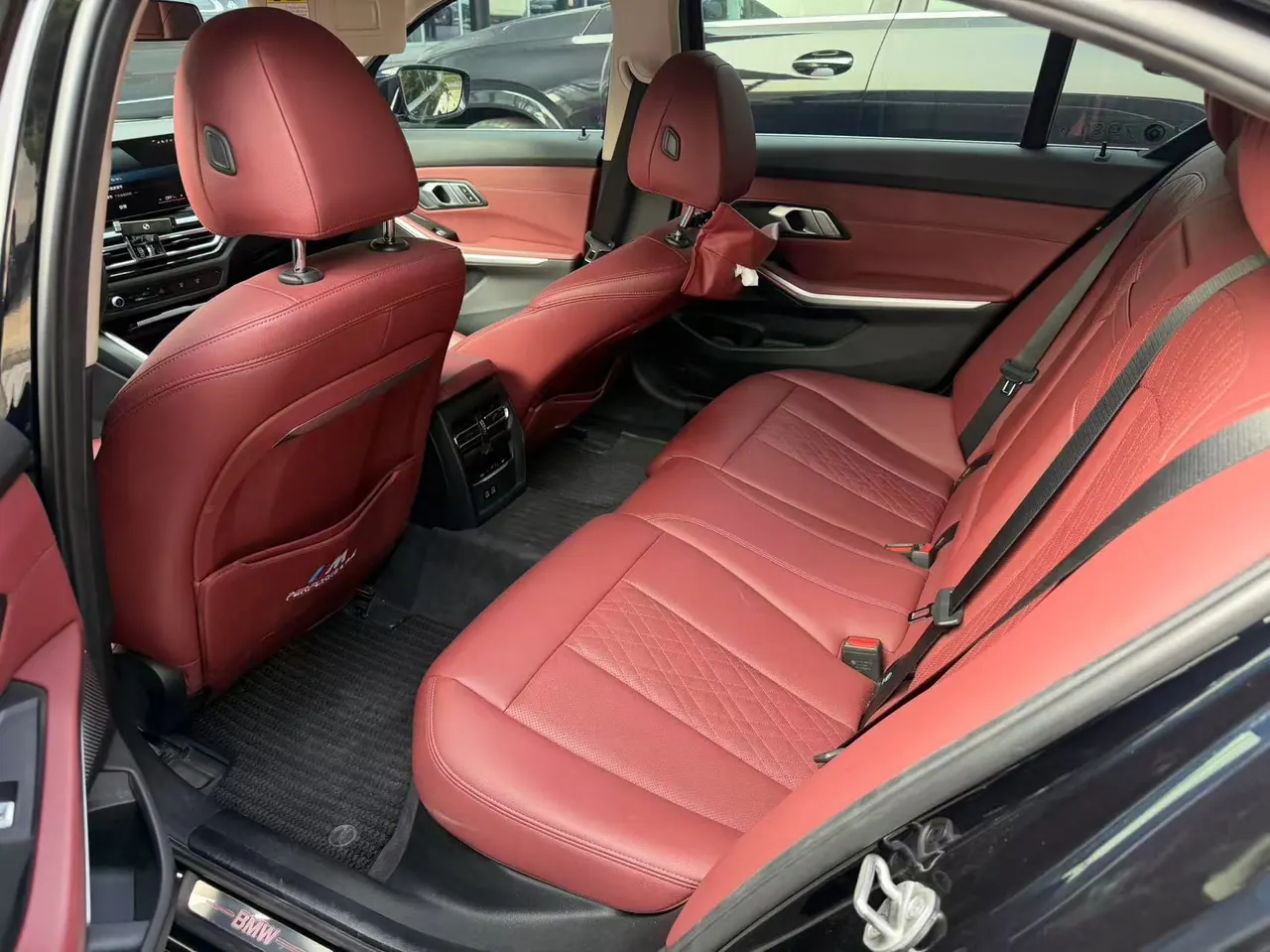 BMW 2022 i3 eDrive 35L automatic gear 3