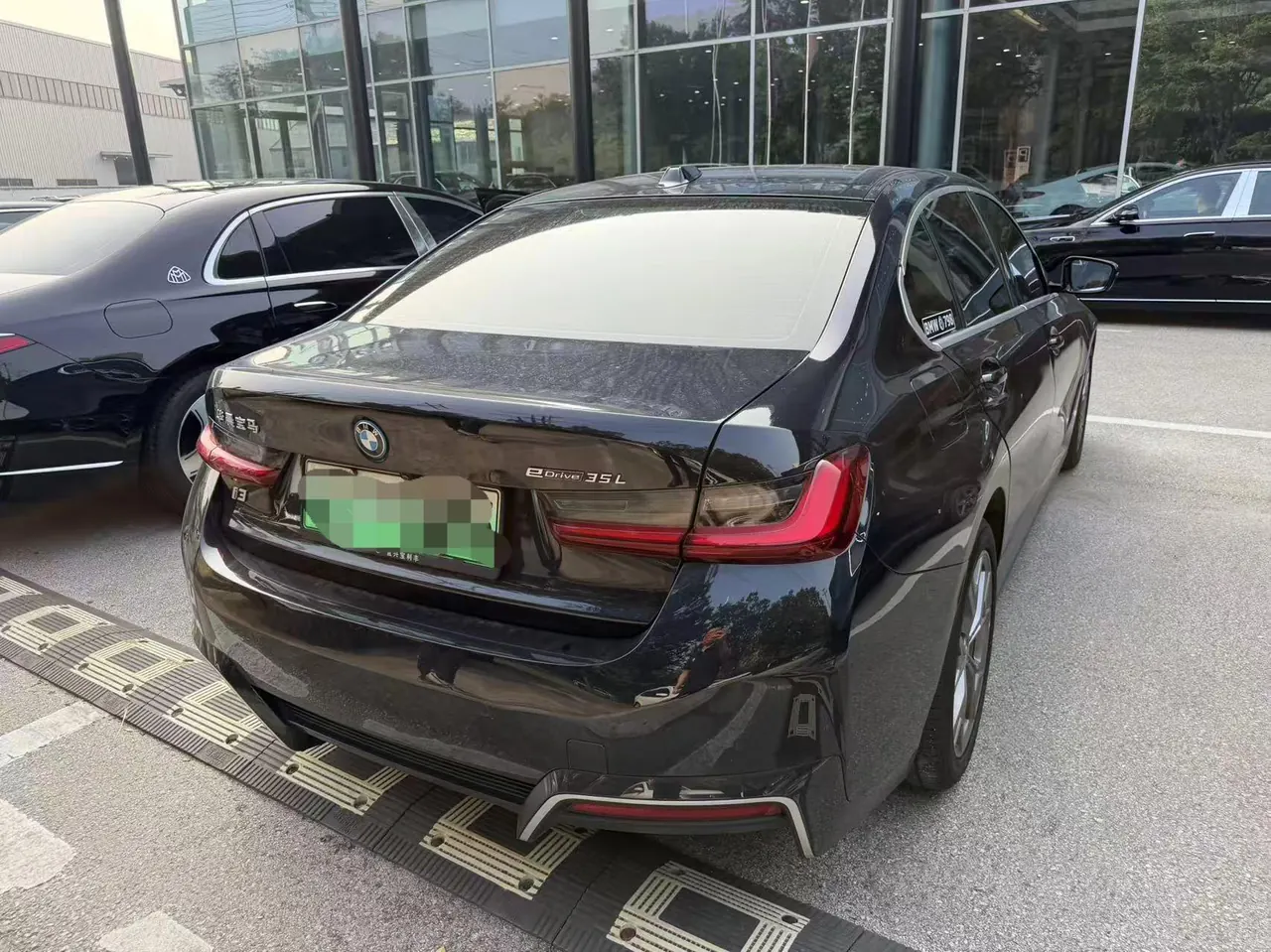 BMW 2022 i3 eDrive 35L automatic gear 4