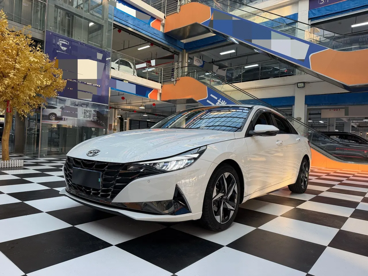 Open image lightbox: Hyundai 2022 Elantra -3-compartment 1.5 stepless LUX premium automatic gear