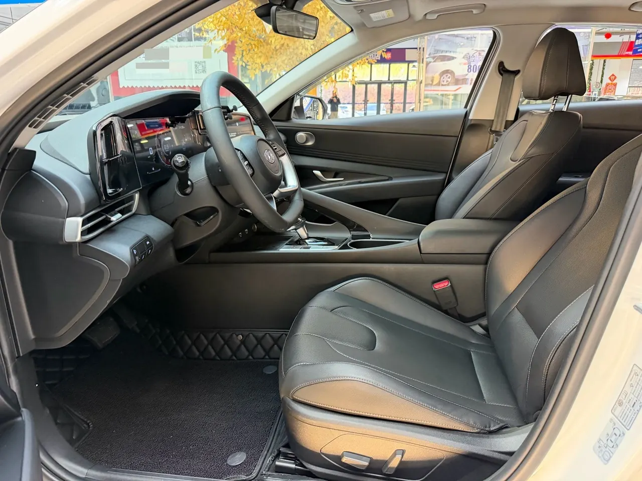 Hyundai 2022 Elantra -3-compartment 1.5 stepless LUX premium automatic gear 5