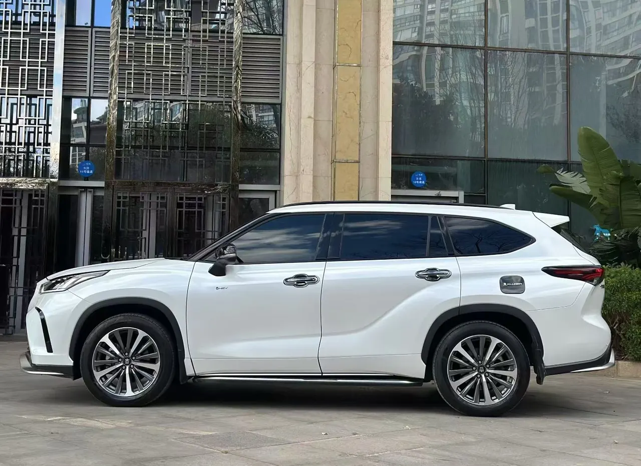 Toyota 2024 Crown Land Release HEV 2.5 Stepless Four-wheel Drive Premium Edition Automatic Gear 3