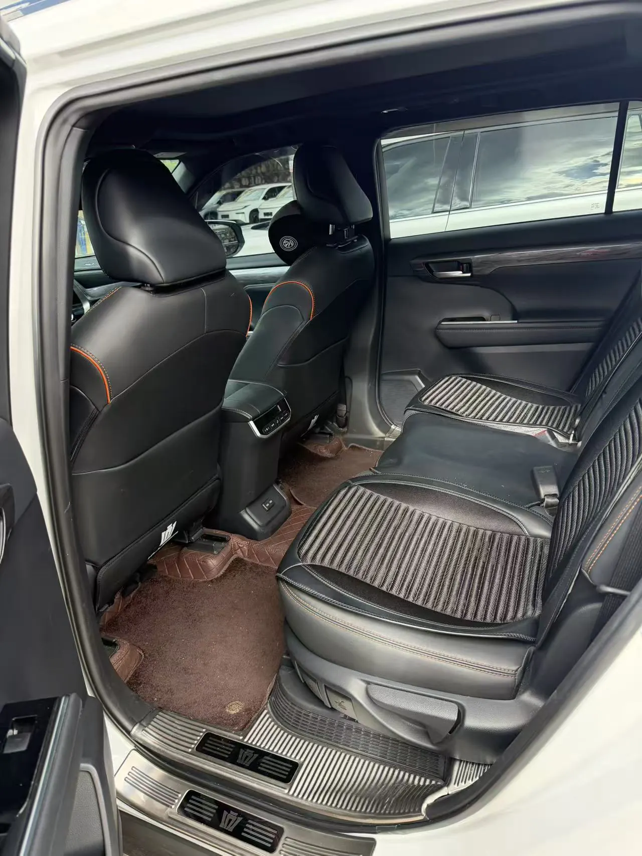 Toyota 2024 Crown Land Release HEV 2.5 Stepless Four-wheel Drive Premium Edition Automatic Gear 6