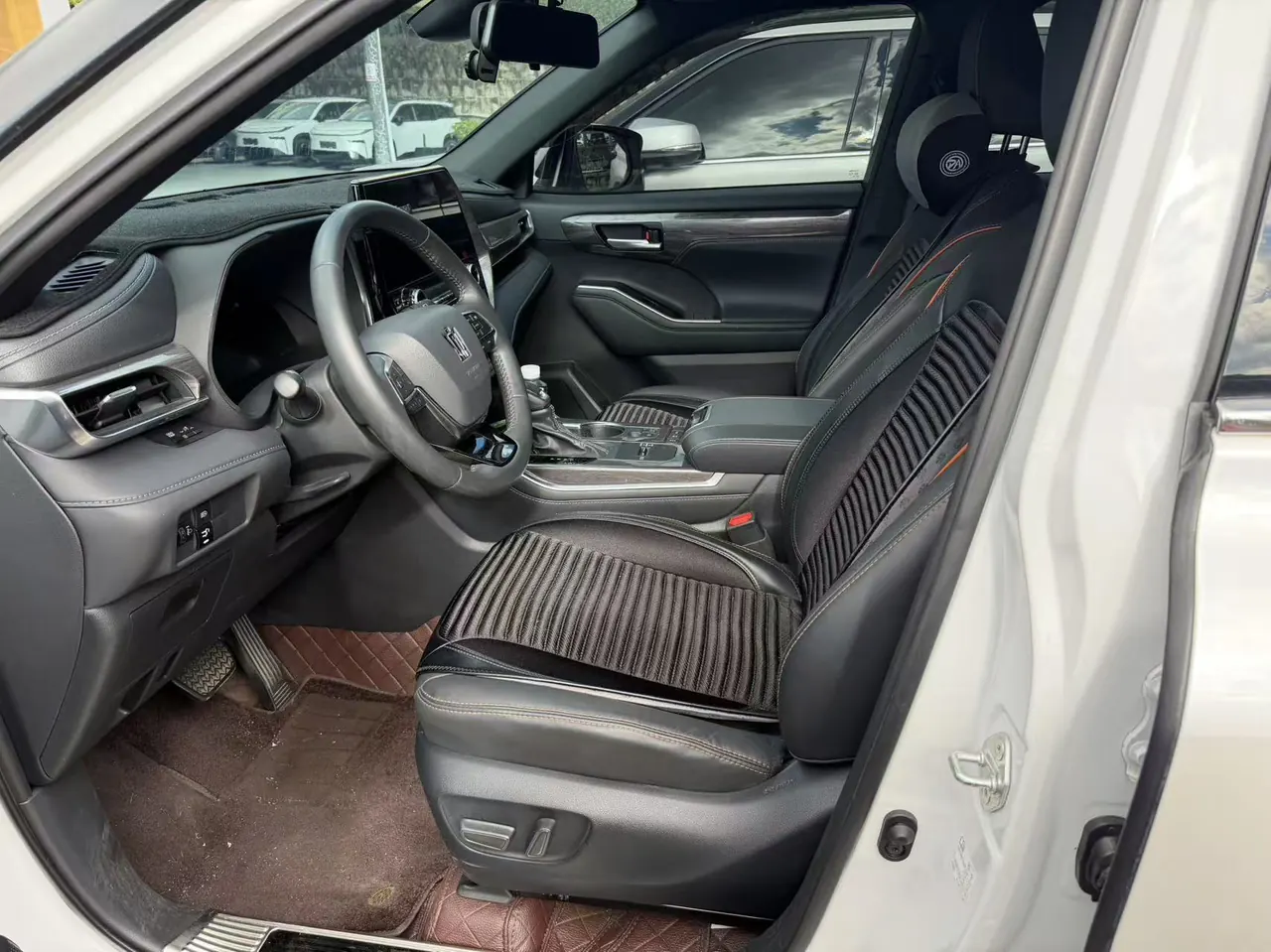 Toyota 2024 Crown Land Release HEV 2.5 Stepless Four-wheel Drive Premium Edition Automatic Gear 7