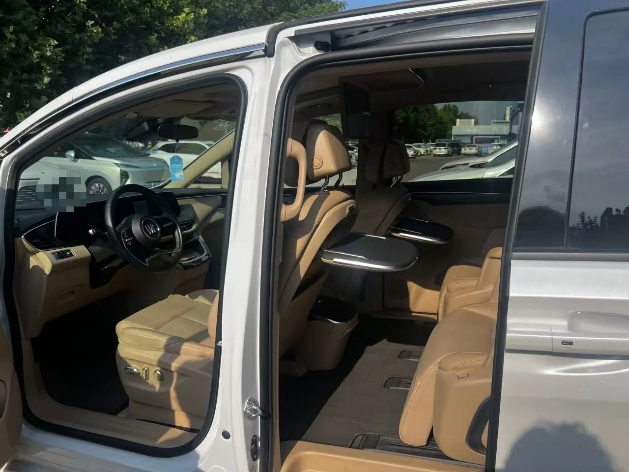Buick 2025 GL8 Lu Shang 1.5T Premium Edition 7-seat Automatic Gear 5